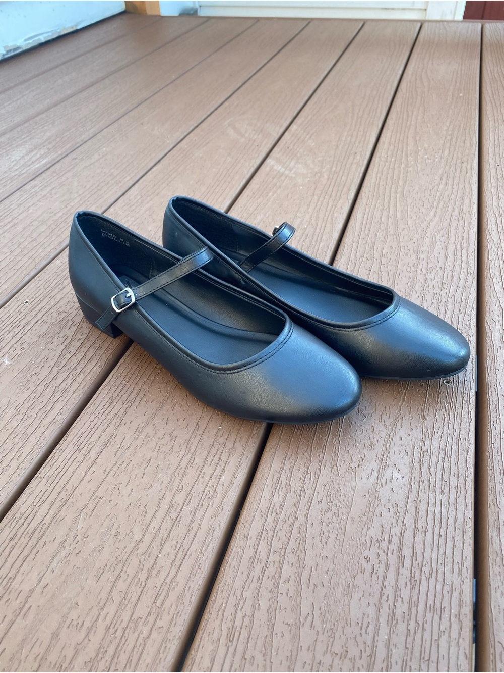 NWOT Black Dolce Vita Flats with Buckle Strap